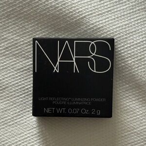NWT NARS Light Reflecting Powder in Black Case color EROS